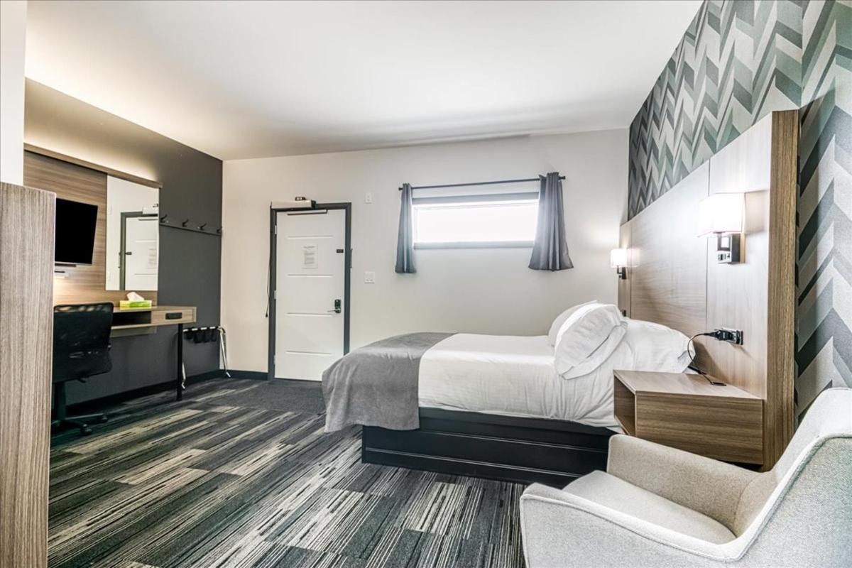Manitoulin Motel Little Current Екстериор снимка
